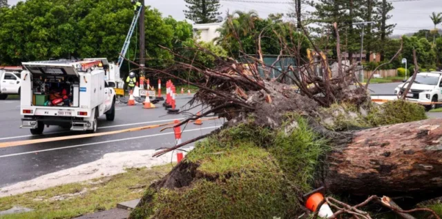 cee5aca0 fc01 11ef a64c bf57015c4ff4.jpg 640x318 - Body found in floodwaters and troops injured in Australia storm